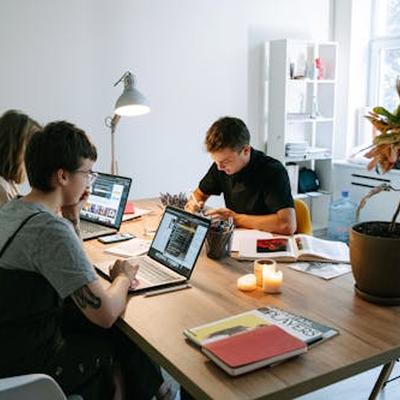 钟炳